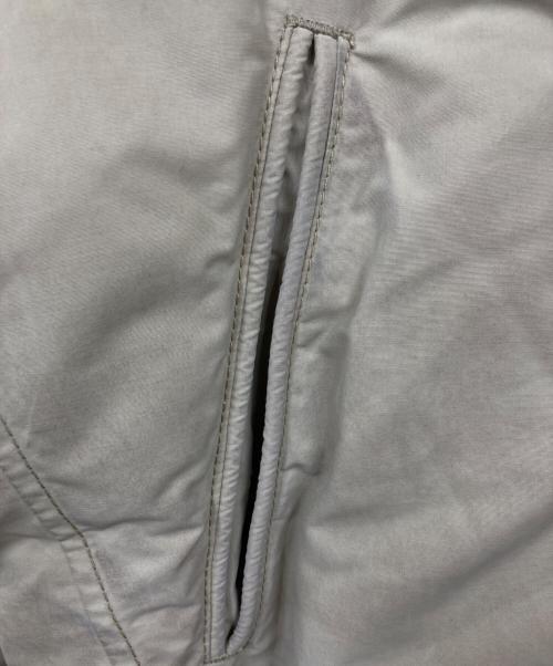 PEUTEREY（ピューテリー）PEUTEREY (ピューテリー) ハリケーンダウンジャケット ベージュ サイズ:Ｍの古着・服飾アイテム