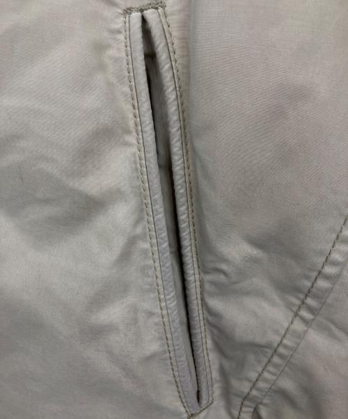 PEUTEREY（ピューテリー）PEUTEREY (ピューテリー) ハリケーンダウンジャケット ベージュ サイズ:Ｍの古着・服飾アイテム