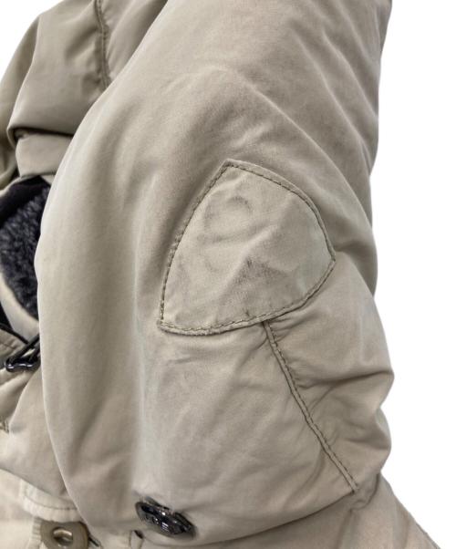 PEUTEREY（ピューテリー）PEUTEREY (ピューテリー) ハリケーンダウンジャケット ベージュ サイズ:Ｍの古着・服飾アイテム