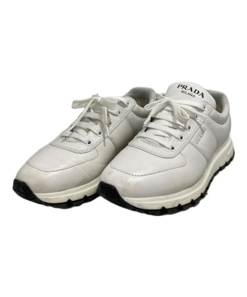 PRADA（プラダ）PRADA (プラダ) スニーカー ホワイト サイズ:71/2の古着・服飾アイテム