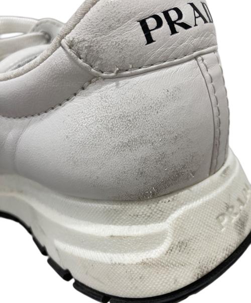 PRADA（プラダ）PRADA (プラダ) スニーカー ホワイト サイズ:71/2の古着・服飾アイテム