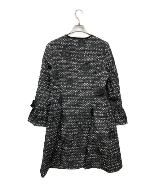 M'S GRACY（エムズグレイシー）M'S GRACY (エムズグレイシー) カメリア柄 中綿 コート グレー サイズ:40 未使用品の古着・服飾アイテム