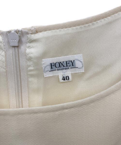 FOXEY（フォクシー）FOXEY (フォクシー) ワンピース ベージュ サイズ:40の古着・服飾アイテム