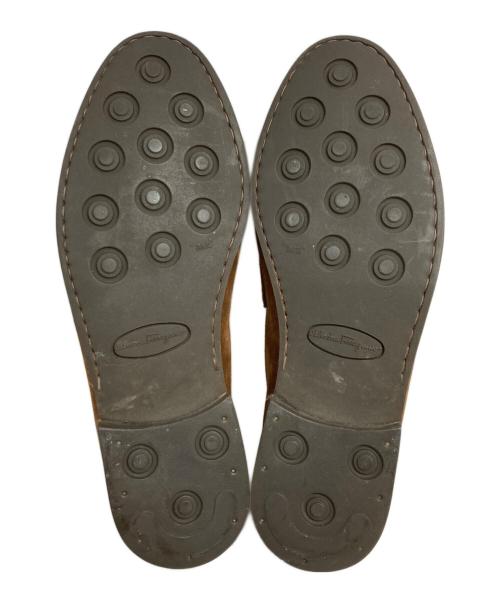 Salvatore Ferragamo（サルヴァトーレ フェラガモ）Salvatore Ferragamo (サルヴァトーレ フェラガモ) スウェードコインローファー ブラウン サイズ:8の古着・服飾アイテム