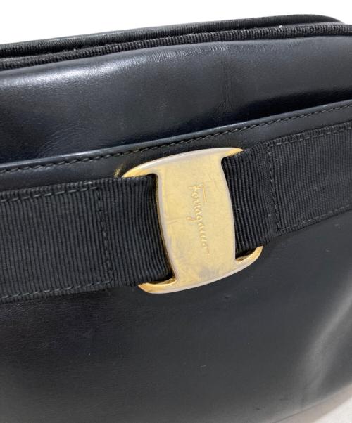 Salvatore Ferragamo（サルヴァトーレ フェラガモ）Salvatore Ferragamo (サルヴァトーレ フェラガモ) ヴァラリボンショルダーバッグ ブラックの古着・服飾アイテム