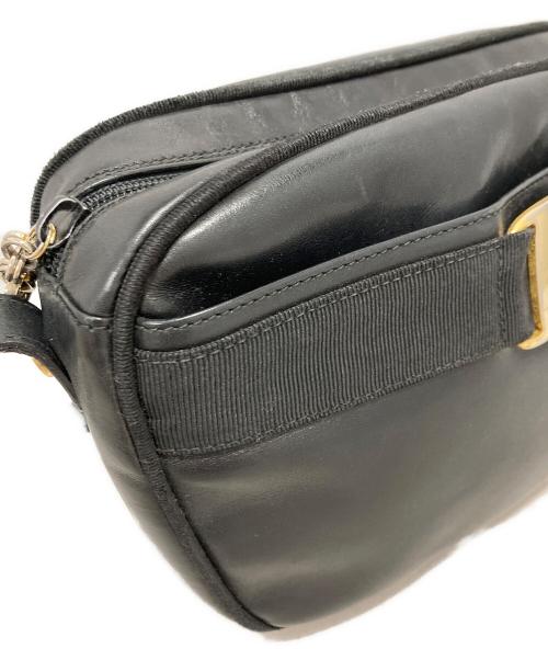 Salvatore Ferragamo（サルヴァトーレ フェラガモ）Salvatore Ferragamo (サルヴァトーレ フェラガモ) ヴァラリボンショルダーバッグ ブラックの古着・服飾アイテム