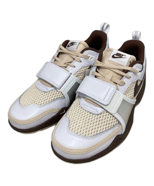 NIKE（ナイキ）NIKE (ナイキ) Travis Scott (トラヴィススコット) Nike Zoom Field Jaxx ホワイト×ブラウン サイズ:27 未使用品の古着・服飾アイテム