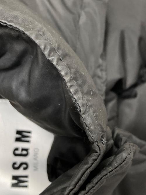 MSGM（エムエスジーエム）MSGM (エムエスジーエム) クロップダウンジャケット ブラック サイズ:38の古着・服飾アイテム