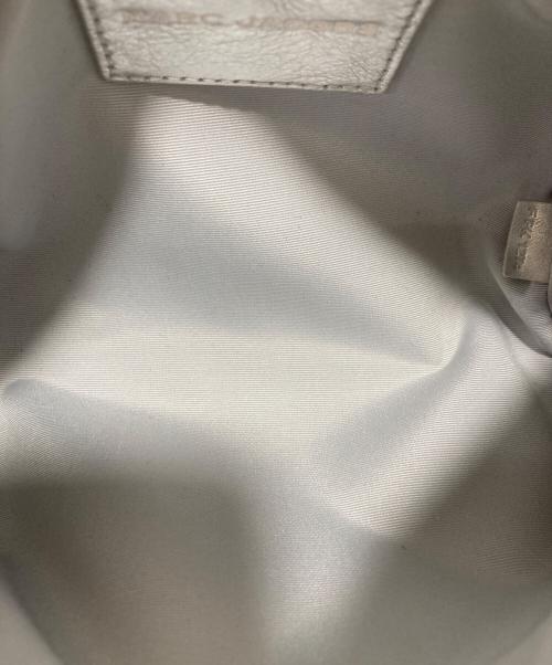 MARC JACOBS（マークジェイコブズ）MARC JACOBS (マークジェイコブズ) THE METALIC LEATHER MINI DUFFLE BAG シルバーの古着・服飾アイテム