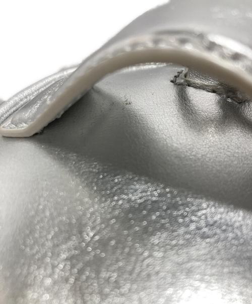 MARC JACOBS（マークジェイコブズ）MARC JACOBS (マークジェイコブズ) THE METALIC LEATHER MINI DUFFLE BAG シルバーの古着・服飾アイテム