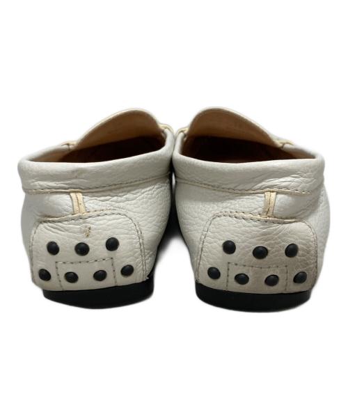 TOD'S（トッズ）TOD'S (トッズ) ドライビングシューズ ホワイト サイズ:38の古着・服飾アイテム