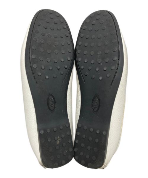 TOD'S（トッズ）TOD'S (トッズ) ドライビングシューズ ホワイト サイズ:38の古着・服飾アイテム