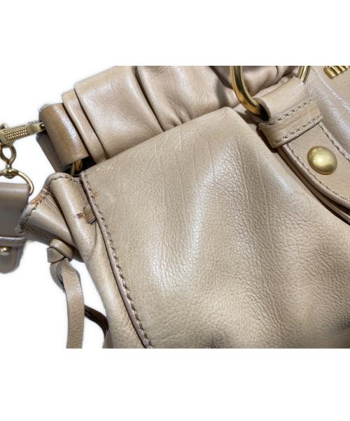 MIU MIU（ミュウミュウ）MIU MIU (ミュウミュウ) VITELLO LUX 2WAYバッグ ベージュの古着・服飾アイテム