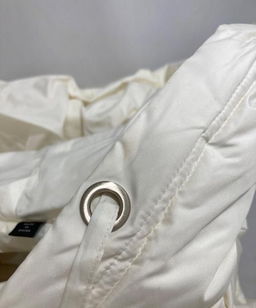ARMANI EXCHANGE（アルマーニ エクスチェンジ）ARMANI EXCHANGE (アルマーニ エクスチェンジ) ダウンベスト ホワイト サイズ:Mの古着・服飾アイテム