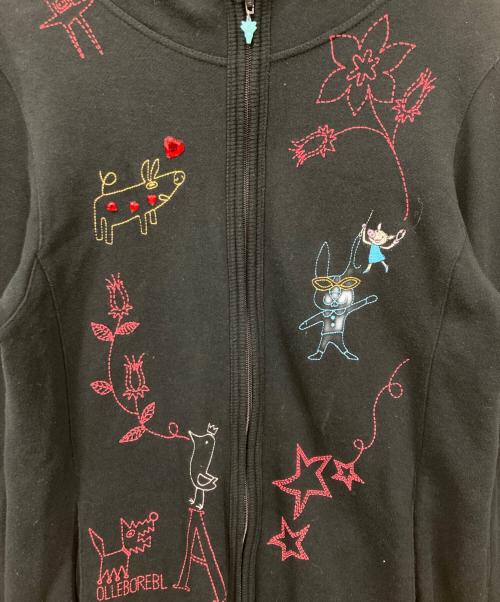 OLLEBOREBLA（アルベロベロ）OLLEBOREBLA (アルベロベロ) 刺繍ジップパーカー ブラック サイズ:表記なしの古着・服飾アイテム