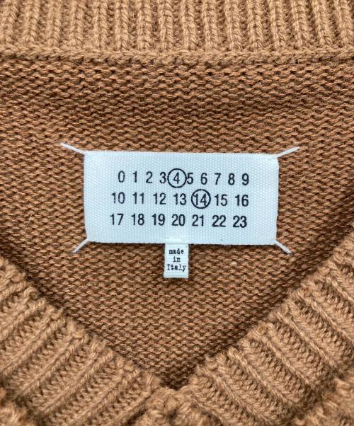 Maison Margiela（メゾンマルジェラ）Maison Margiela (メゾンマルジェラ) エルボーパッチ Vネックニット ベージュ サイズ:Lの古着・服飾アイテム
