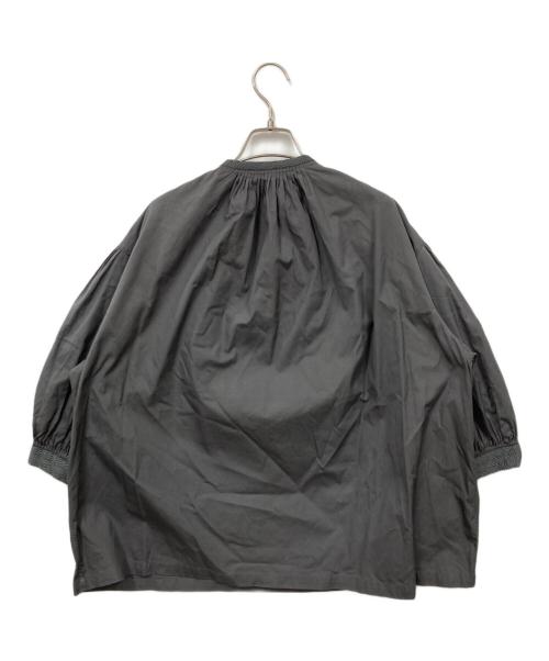 INDIA INDUSTRY（インディアインダストーリー）INDIA INDUSTRY (インディアインダストーリー) ブラウス グレー サイズ:1 未使用品の古着・服飾アイテム