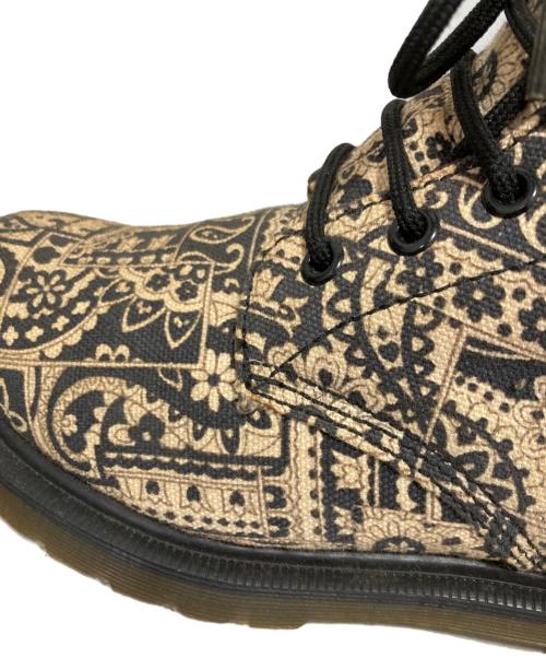 Dr.Martens（ドクターマーチン）Dr.Martens (ドクターマーチン) Y's (ワイズ) ペイズリー9ホールブーツ ベージュ サイズ:UK4の古着・服飾アイテム