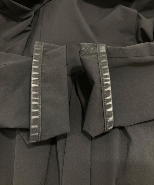 BALLSEY（ボールジィ）BALLSEY (ボールジィ) ポリエステルストレッチタフタ タックギャザーワンピース ブラック サイズ:36の古着・服飾アイテム