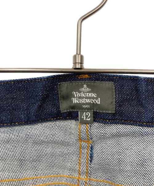 Vivienne Westwood man（ヴィヴィアン ウェストウッド マン）Vivienne Westwood man (ヴィヴィアン ウェストウッド マン) デニムパンツ インディゴ サイズ:42の古着・服飾アイテム