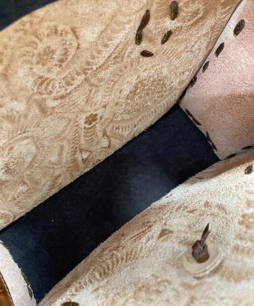 Carving Tribes（カービングトライブス）CARVING TRIBES (カービングトライブス) バッグ ブラウンの古着・服飾アイテム