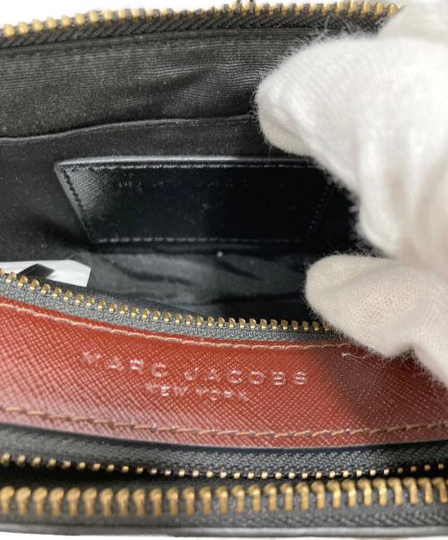 MARC JACOBS（マークジェイコブス）MARC JACOBS (マークジェイコブス) バッグ ブラック×レッドの古着・服飾アイテム