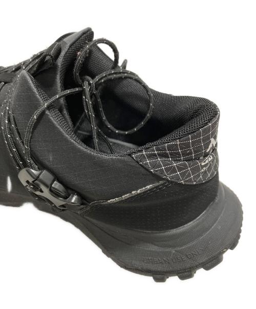 CMF COMFY OUTDOOR GARMNT（シーエムエフ アウトドアガーメント）CMF COMFY OUTDOOR GARMNT (シーエムエフ アウトドアガーメント) スニーカー ブラック サイズ:US7の古着・服飾アイテム