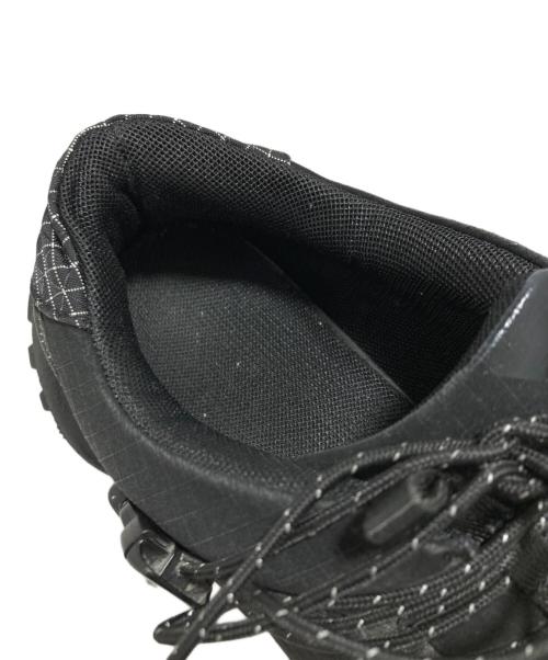 CMF COMFY OUTDOOR GARMNT（シーエムエフ アウトドアガーメント）CMF COMFY OUTDOOR GARMNT (シーエムエフ アウトドアガーメント) スニーカー ブラック サイズ:US7の古着・服飾アイテム