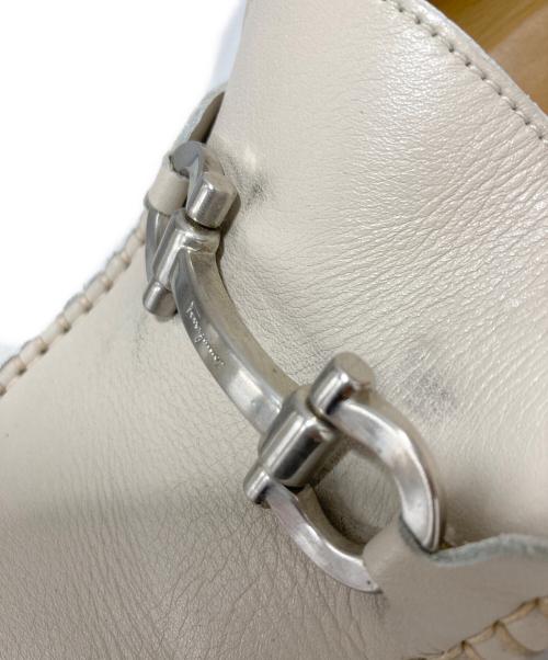 Salvatore Ferragamo（サルヴァトーレ フェラガモ）Salvatore Ferragamo (サルヴァトーレ フェラガモ) ローファー ベージュ サイズ:8の古着・服飾アイテム