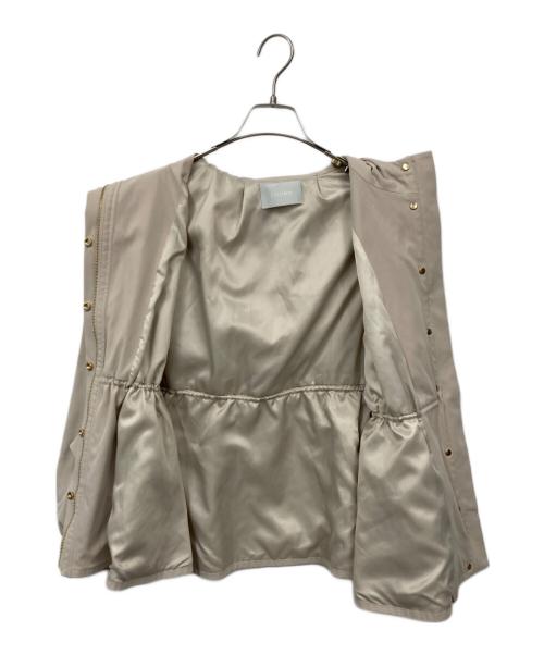 CELFORD（セルフォード）CELFORD (セルフォード) ティアードフリル撥水ブルゾン ベージュ サイズ:36の古着・服飾アイテム