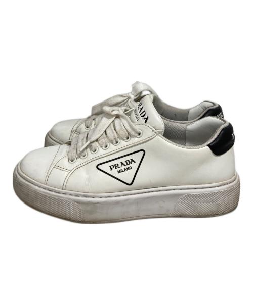 PRADA（プラダ）PRADA (プラダ) ローカットスニーカー ホワイト サイズ:6　1/2の古着・服飾アイテム