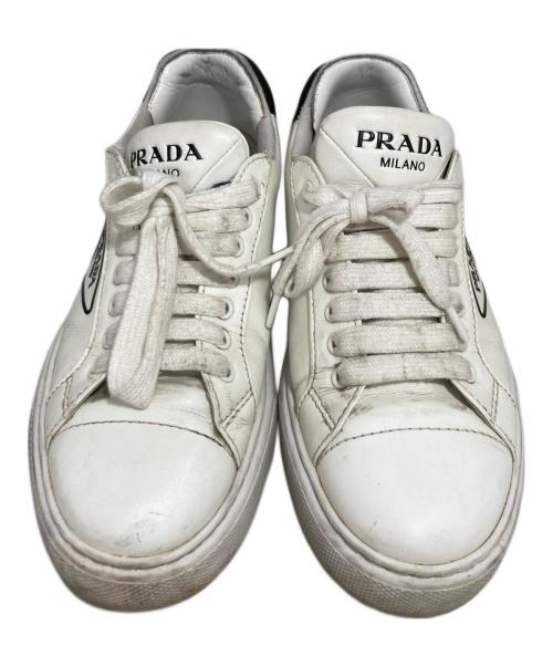 PRADA（プラダ）PRADA (プラダ) ローカットスニーカー ホワイト サイズ:6　1/2の古着・服飾アイテム