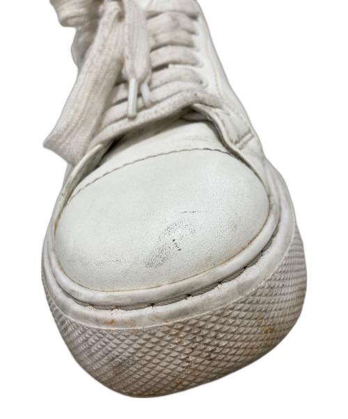 PRADA（プラダ）PRADA (プラダ) ローカットスニーカー ホワイト サイズ:6　1/2の古着・服飾アイテム