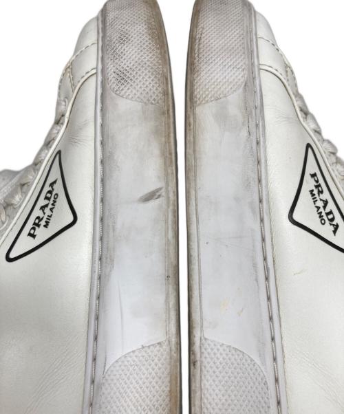 PRADA（プラダ）PRADA (プラダ) ローカットスニーカー ホワイト サイズ:6　1/2の古着・服飾アイテム