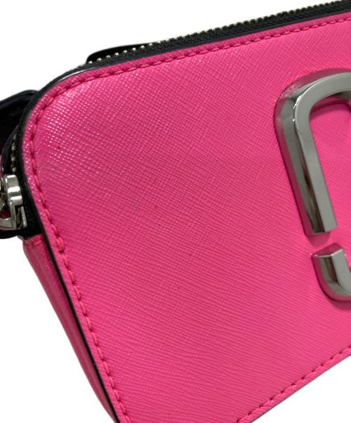 MARC JACOBS（マークジェイコブス）MARC JACOBS (マークジェイコブス) スナップショット ショルダーバッグ ショッキングピンクの古着・服飾アイテム