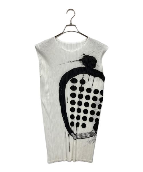 IKKO TANAKA ISSEY MIYAKE（イッコウタナカイッセイミヤケ）IKKO TANAKA ISSEY MIYAKE (イッコウタナカイッセイミヤケ) ノースリーブワンピース ホワイト サイズ:3の古着・服飾アイテム