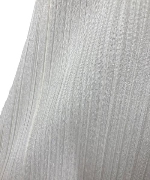 IKKO TANAKA ISSEY MIYAKE（イッコウタナカイッセイミヤケ）IKKO TANAKA ISSEY MIYAKE (イッコウタナカイッセイミヤケ) ノースリーブワンピース ホワイト サイズ:3の古着・服飾アイテム