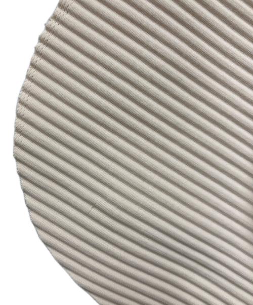 me ISSEY MIYAKE（ミーイッセイ ミヤケ）me ISSEY MIYAKE (ミーイッセイ ミヤケ) プリーツ変形カットソー ベージュ サイズ:不明の古着・服飾アイテム