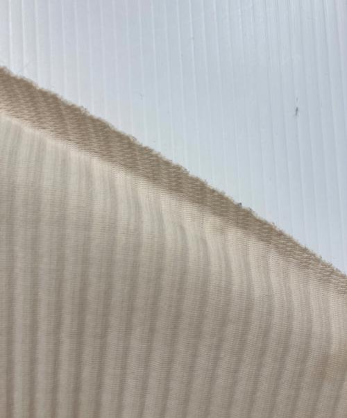 me ISSEY MIYAKE（ミーイッセイ ミヤケ）me ISSEY MIYAKE (ミーイッセイ ミヤケ) プリーツ変形カットソー ベージュ サイズ:不明の古着・服飾アイテム