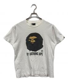 A BATHING APE（アベイシングエイプ）の古着「Tシャツ」｜ホワイト