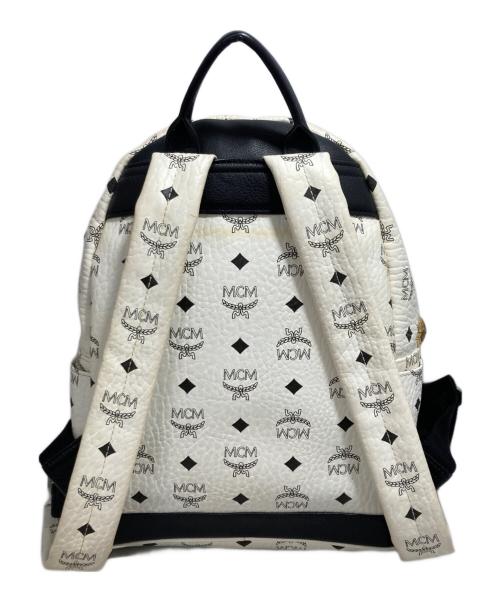 MCM（エムシーエム）MCM (エムシーエム) スタッズリュック ホワイトの古着・服飾アイテム