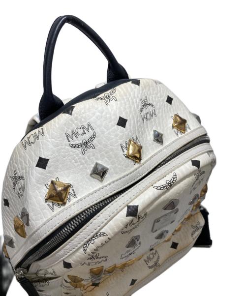MCM（エムシーエム）MCM (エムシーエム) スタッズリュック ホワイトの古着・服飾アイテム