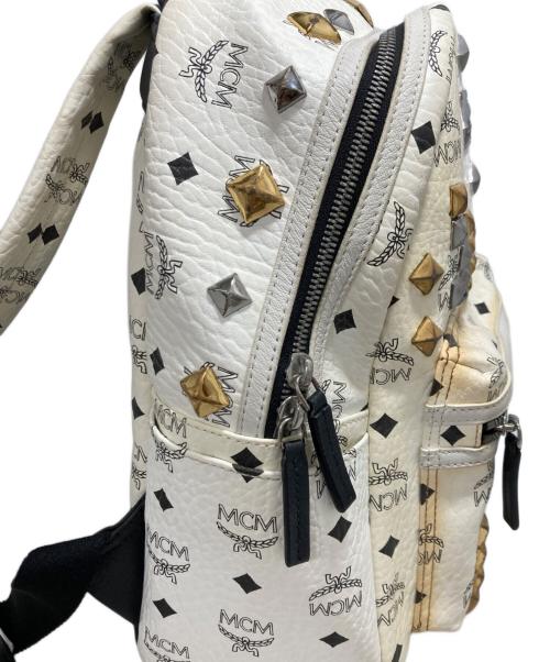 MCM（エムシーエム）MCM (エムシーエム) スタッズリュック ホワイトの古着・服飾アイテム