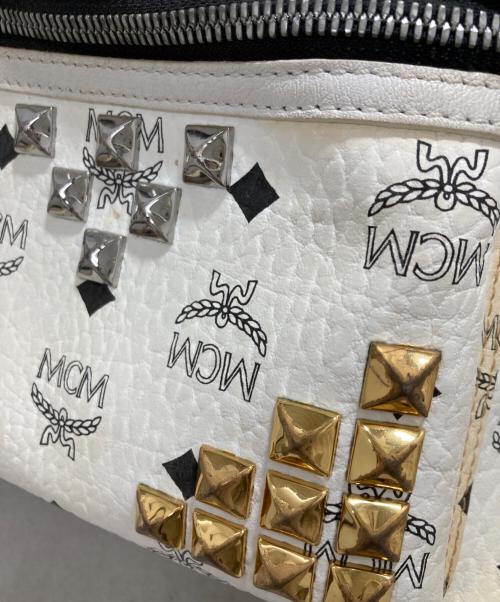 MCM（エムシーエム）MCM (エムシーエム) スタッズリュック ホワイトの古着・服飾アイテム