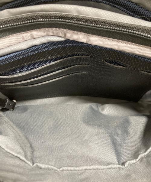 TUMI（トゥミ）TUMI (トゥミ) ALPHA 2 SLIM MESSENGER ブラックの古着・服飾アイテム