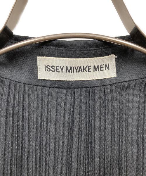 ISSEY MIYAKE MEN（イッセイミヤケメン）ISSEY MIYAKE MEN (イッセイミヤケメン) シャツ ブラック サイズ:Mの古着・服飾アイテム