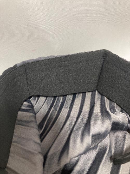 marimekko（マリメッコ）marimekko (マリメッコ) フラワープリーツスカート グレー サイズ:Ｍの古着・服飾アイテム