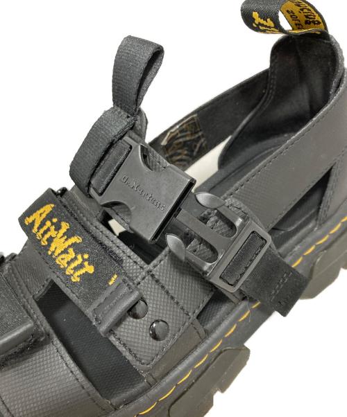 Dr.Martens（ドクターマーチン）Dr.Martens (ドクターマーチン) PERSON マルチストラップサンダル ブラック サイズ:UK5の古着・服飾アイテム