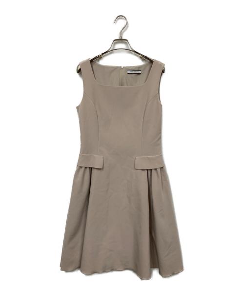 FOXEY NEWYORK（フォクシーニューヨーク）FOXEY NEWYORK (フォクシーニューヨーク) ノースリーブワンピース ベージュ サイズ:40の古着・服飾アイテム