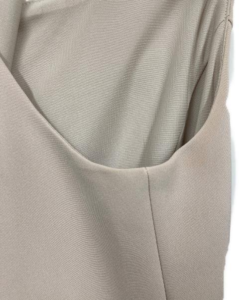 FOXEY NEWYORK（フォクシーニューヨーク）FOXEY NEWYORK (フォクシーニューヨーク) ノースリーブワンピース ベージュ サイズ:40の古着・服飾アイテム